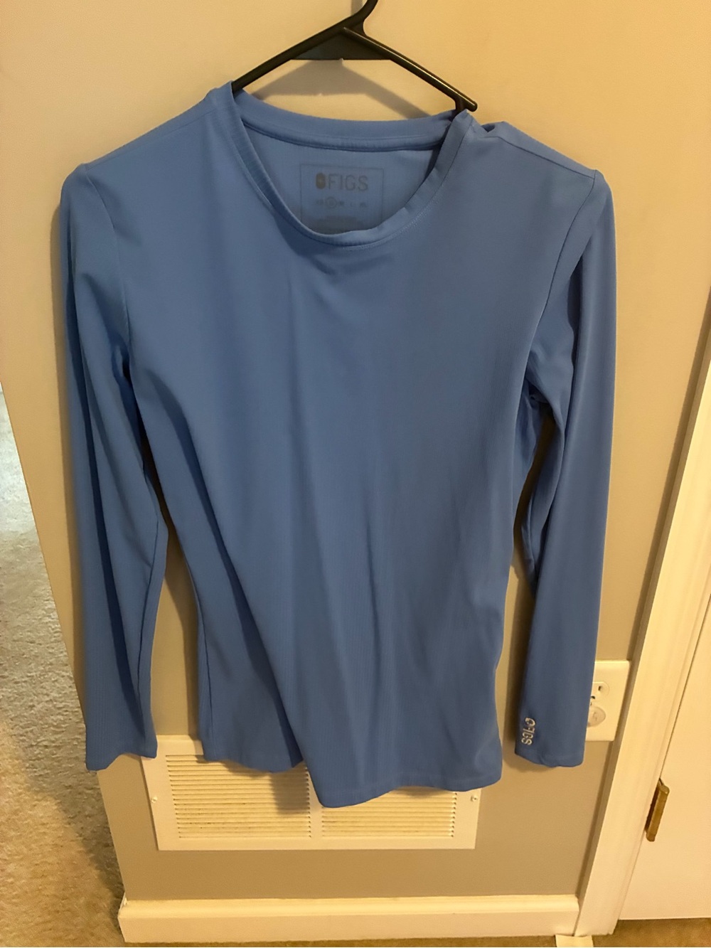 Worn once! FIGS Women's Long Sleeve Crew Neck Top - Periwinkle Blue